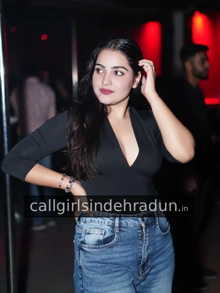 Mini Kaur housewife call girl